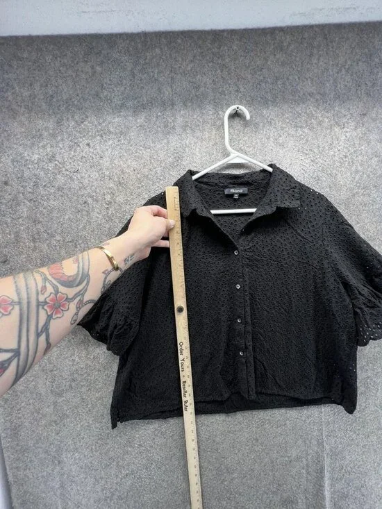 Madewell Blouse Womens XXL Black Eyelet Button Front Flutter Sleeve Cropped - Picture 3 of 10